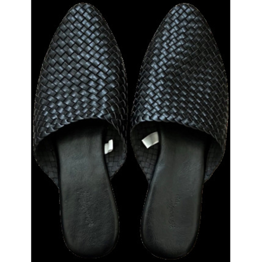 Universal Threads Mules